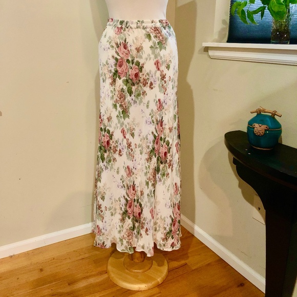 Vtg. 90's Bias Cut Maxi Skirt in Floral Print Rayon, Lined - 28" waist/ by Neo - Picture 1 of 6